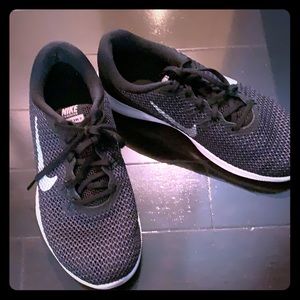 Nike Flex TR Sneakers